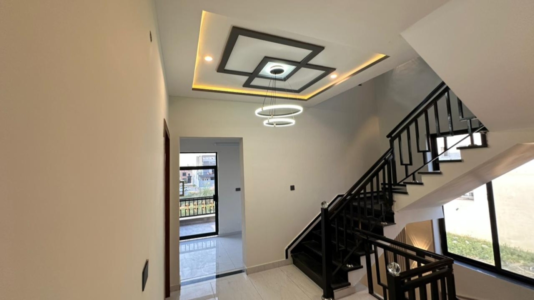 10 Marla House
