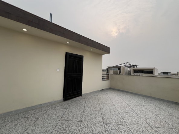 10 Marla Luxury House for Sale